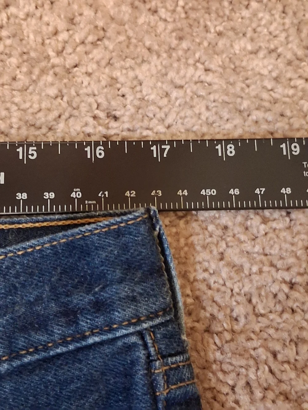 VINTAGE 1996 Levi's Men's Relaxed Fit Dark Blue Jeans